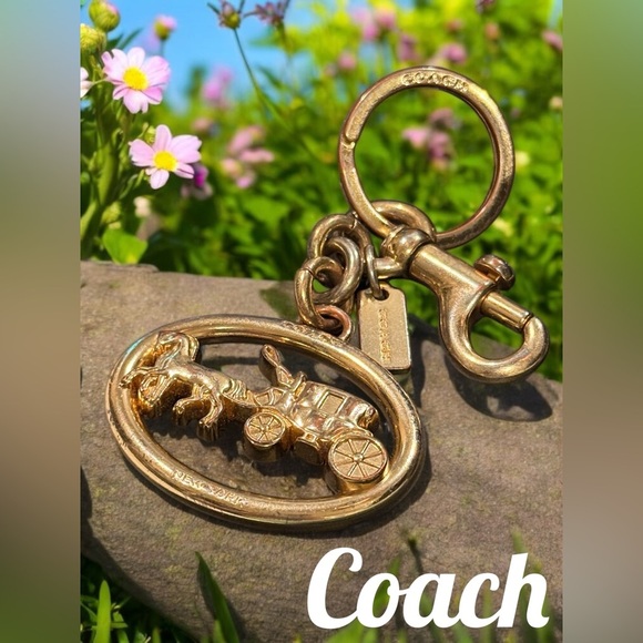 Coach Gold Tone Horse & Carriage Key Fob, Keychain Bag Charm! Fancy up your bag! - Picture 1 of 7
